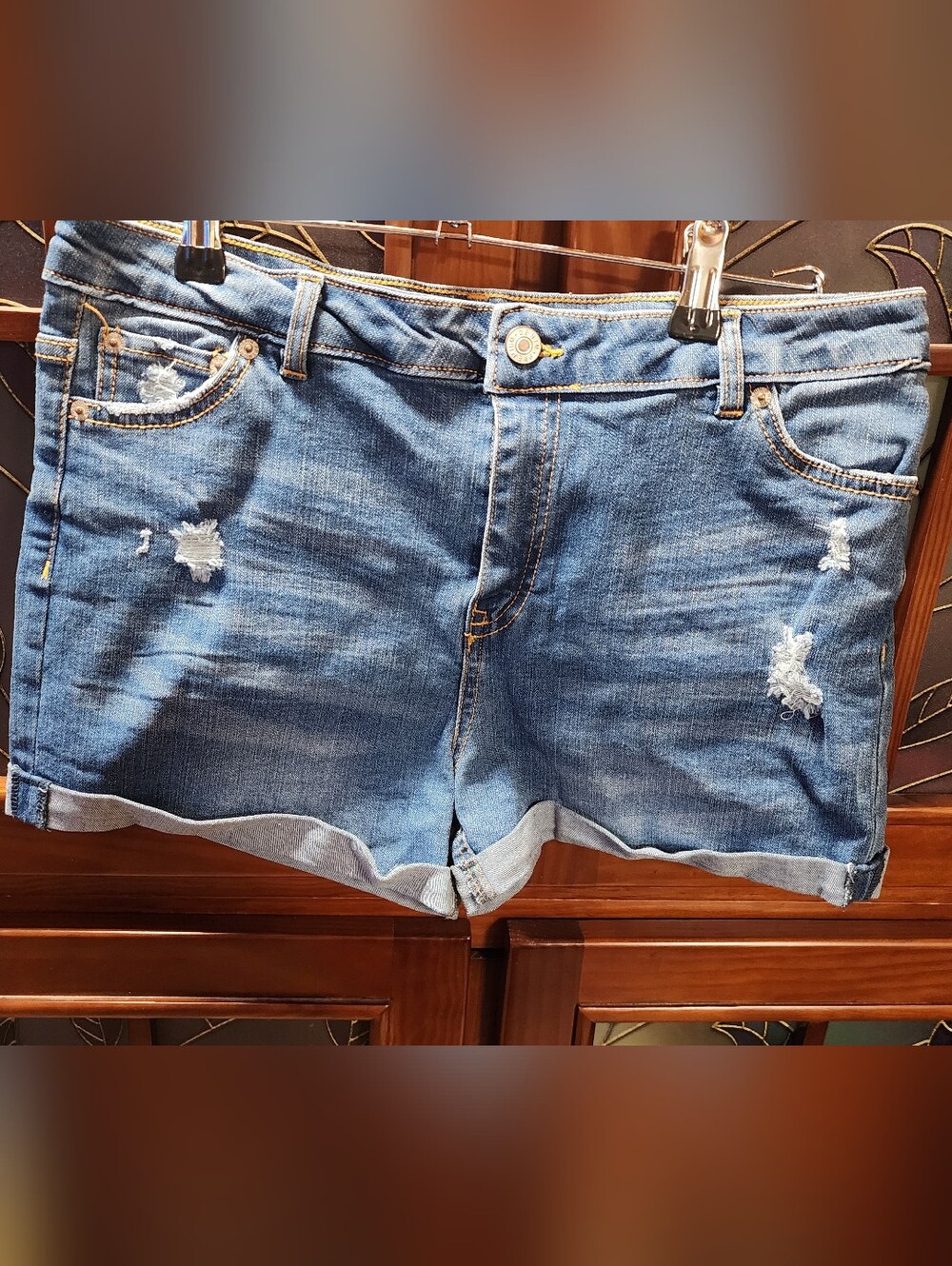 Love Tree Women's Rolled Cuff Denim Shorts - Light Blue